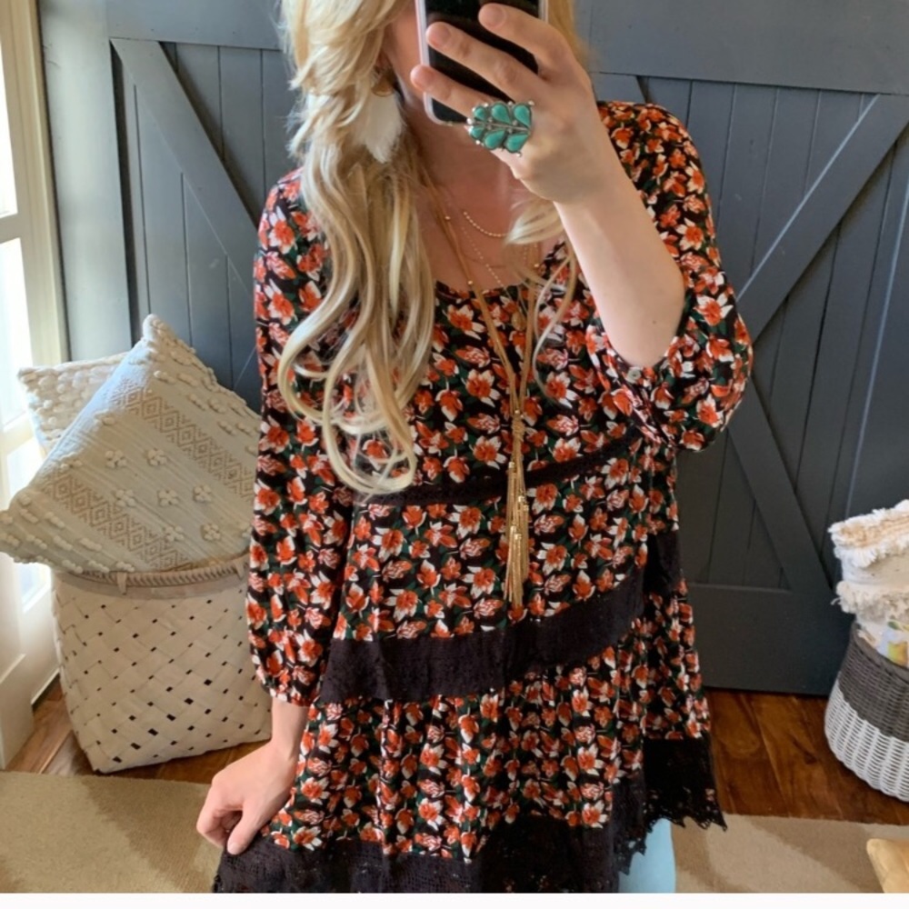 NWT !! Bohemian Floral Tunic Top